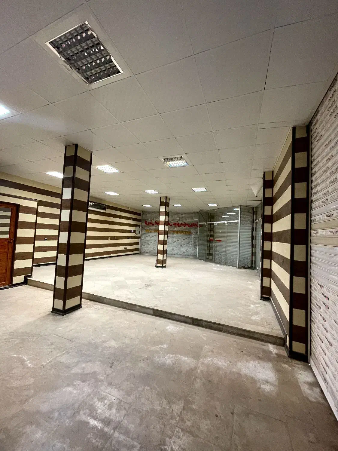 مغازه 91 متری دو نبش خیابان مطهری|اجارهٔ مغازه و غرفه|بم, |دیوار