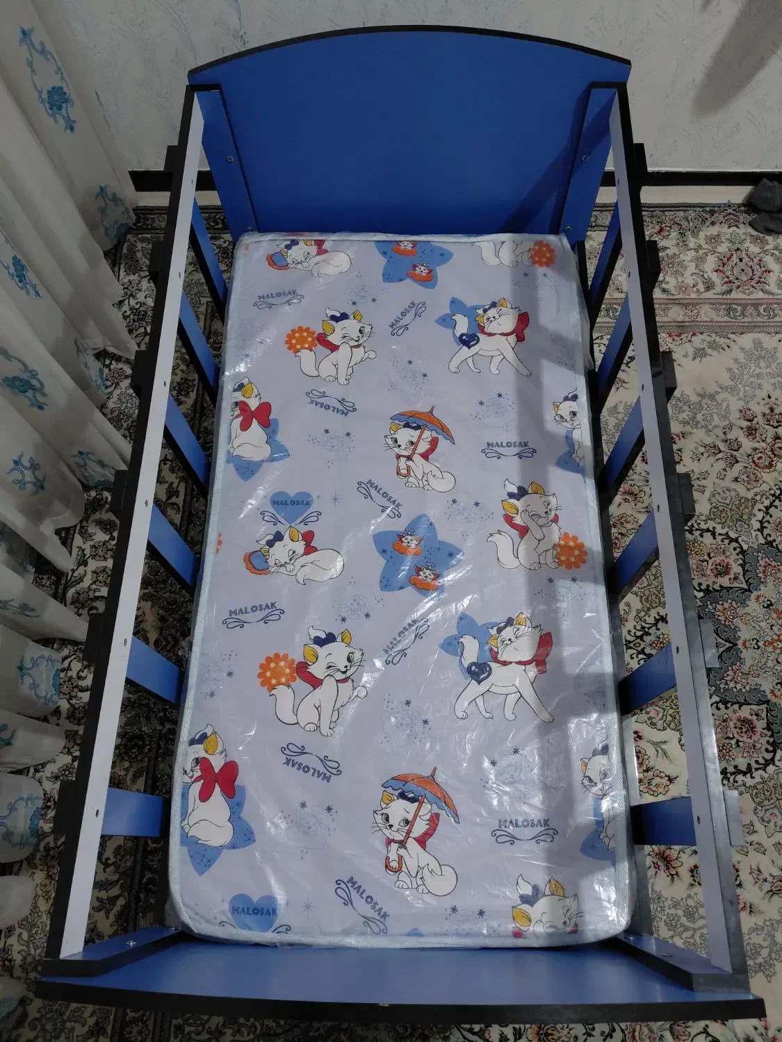 تخت گهواره ای|تخت و سرویس خواب|شهرکرد, |دیوار