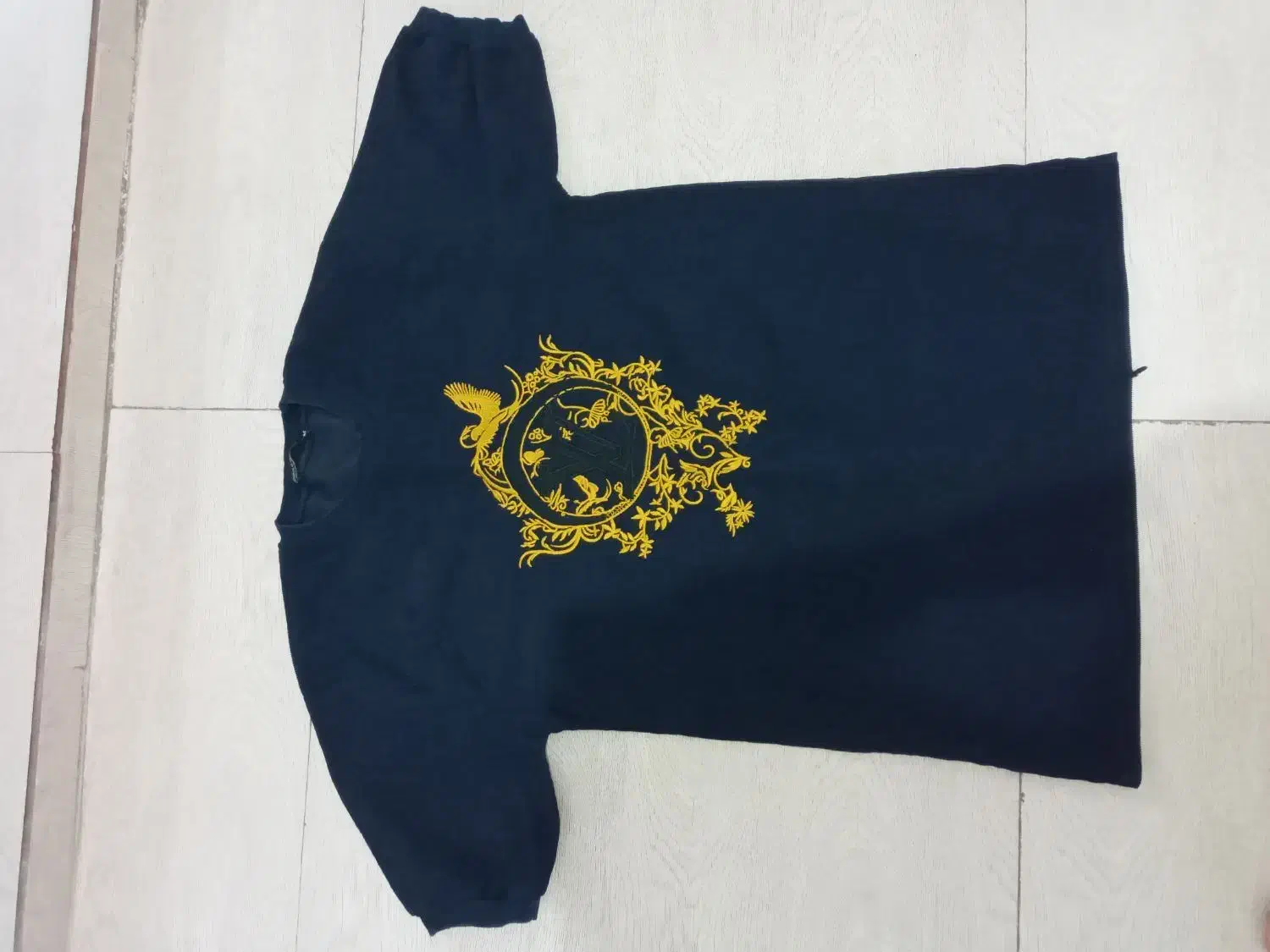 لباس پسرانه|لباس|رباط‌کریم, الارد|دیوار