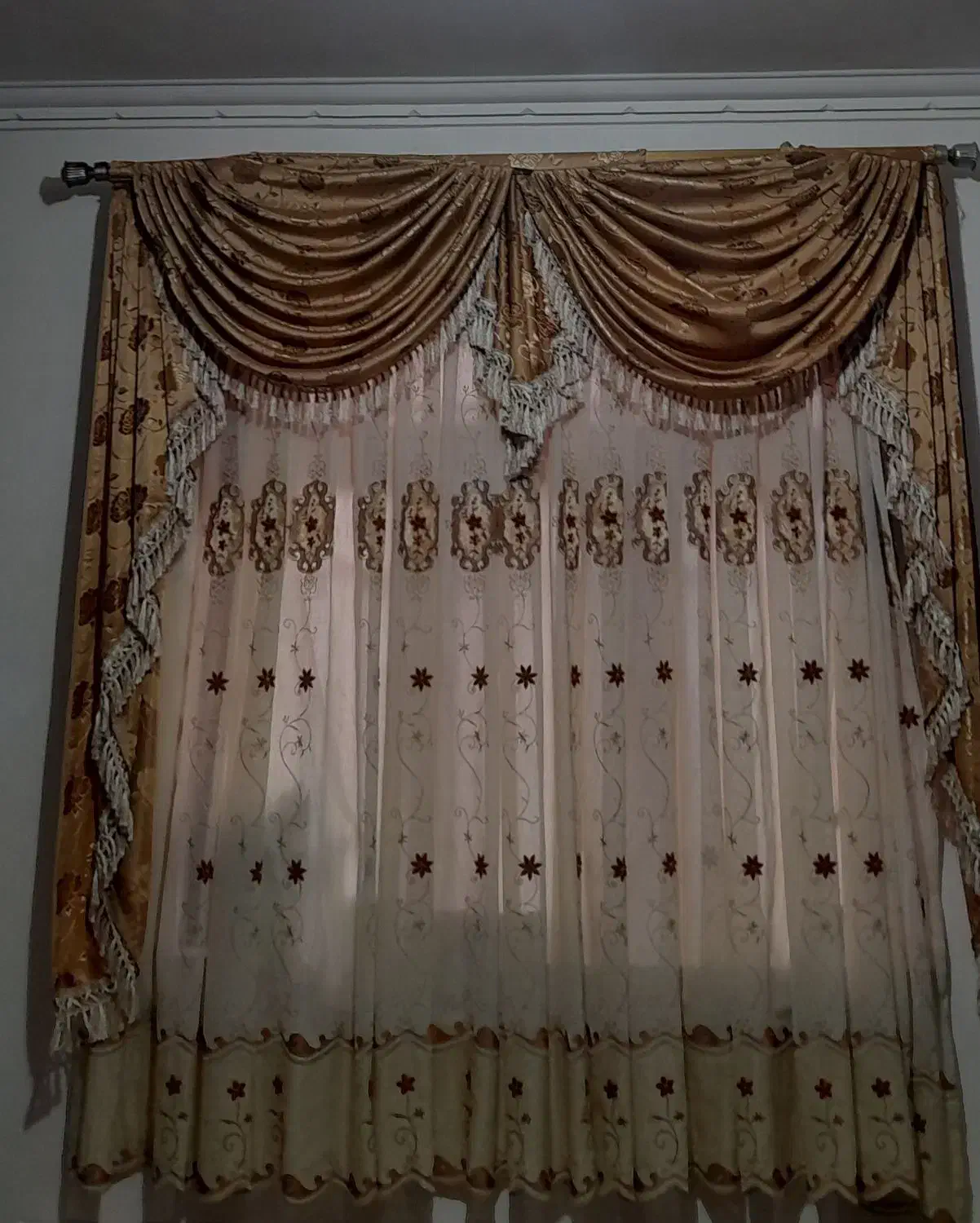 ۳عدد پرده پارچه ای سلطتنی|پرده، رانر، رومیزی|ماکلوان, |دیوار