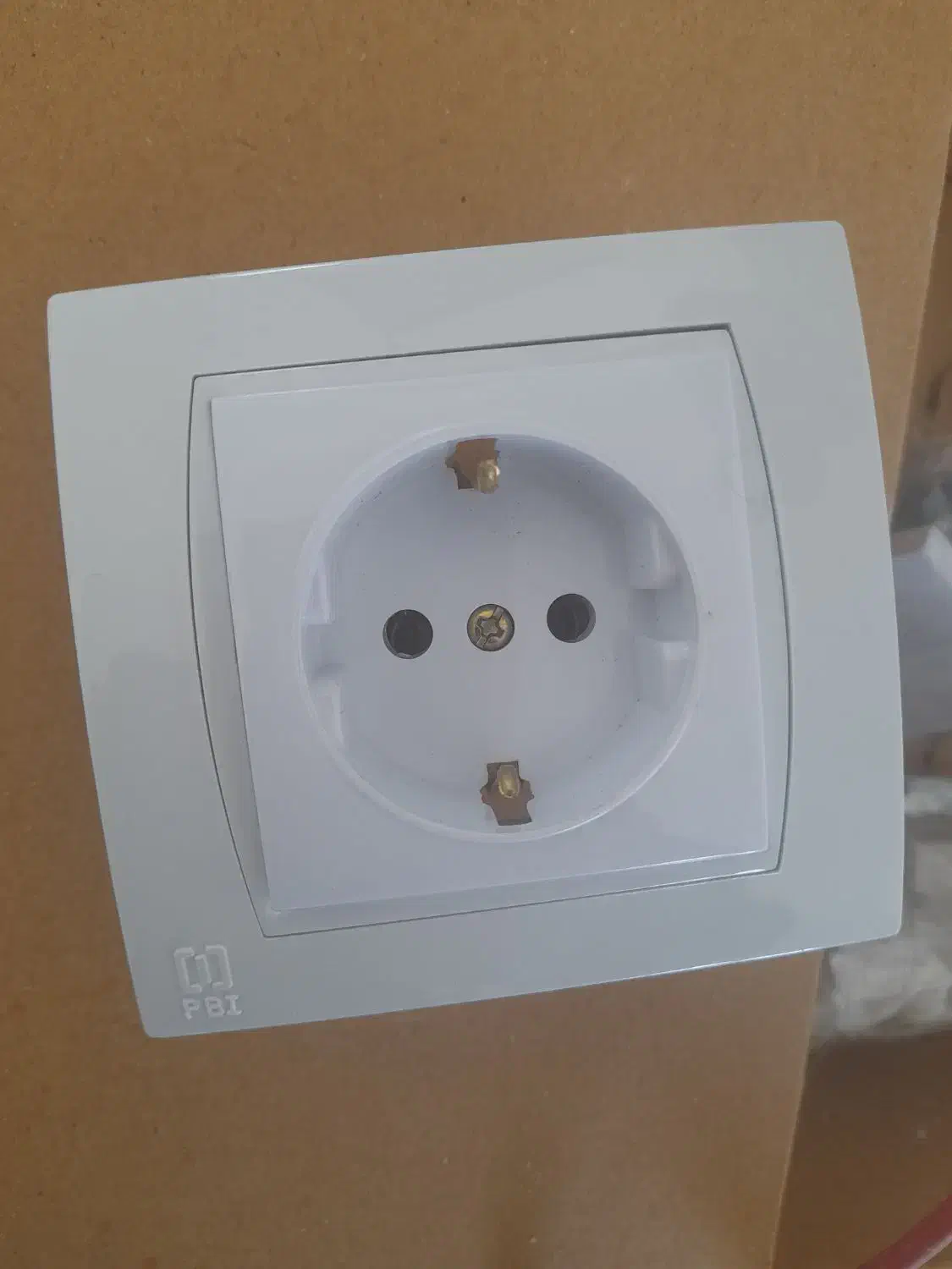 سیم کشی و برقکار ساختمان، صفر تا صد و تیکه کاری|خدمات پیشه و مهارت|مریوان, |دیوار