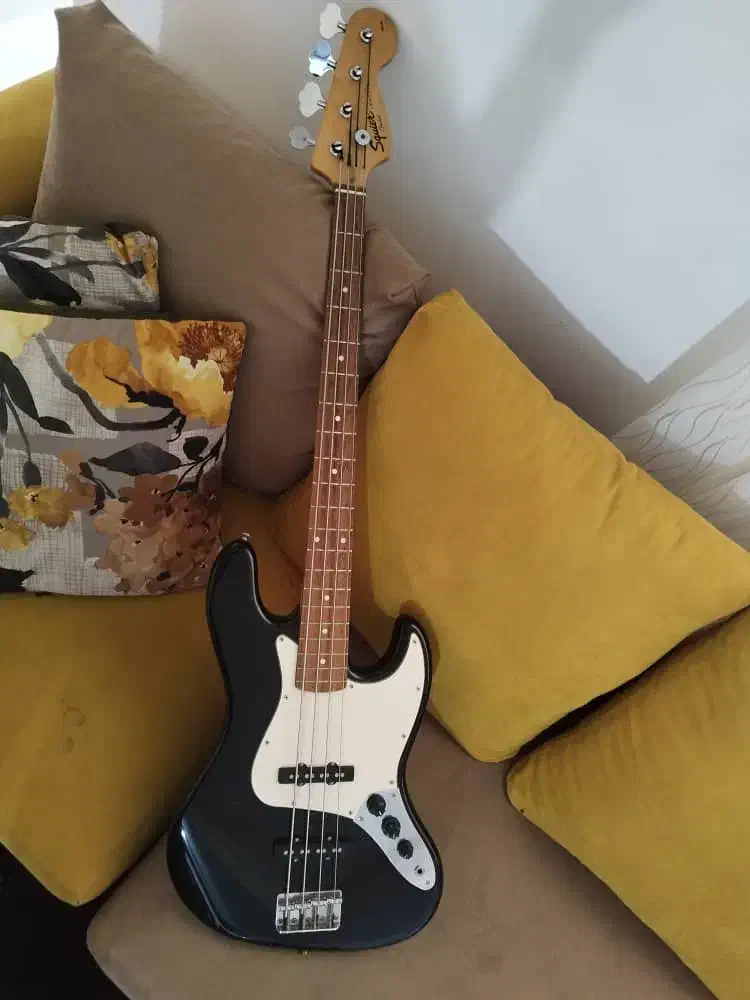 گیتار بیس  squier 31500000|گیتار، بیس، امپلیفایر|بندرعباس, |دیوار
