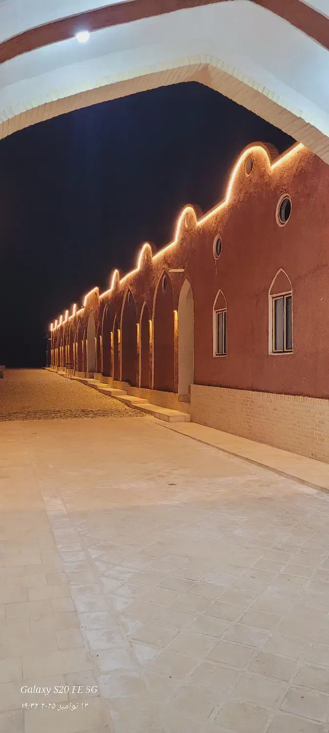 مجتمع اقامتی و گردشگری آریا کویر|خدمات پذیرایی، مراسم|کویرات, |دیوار