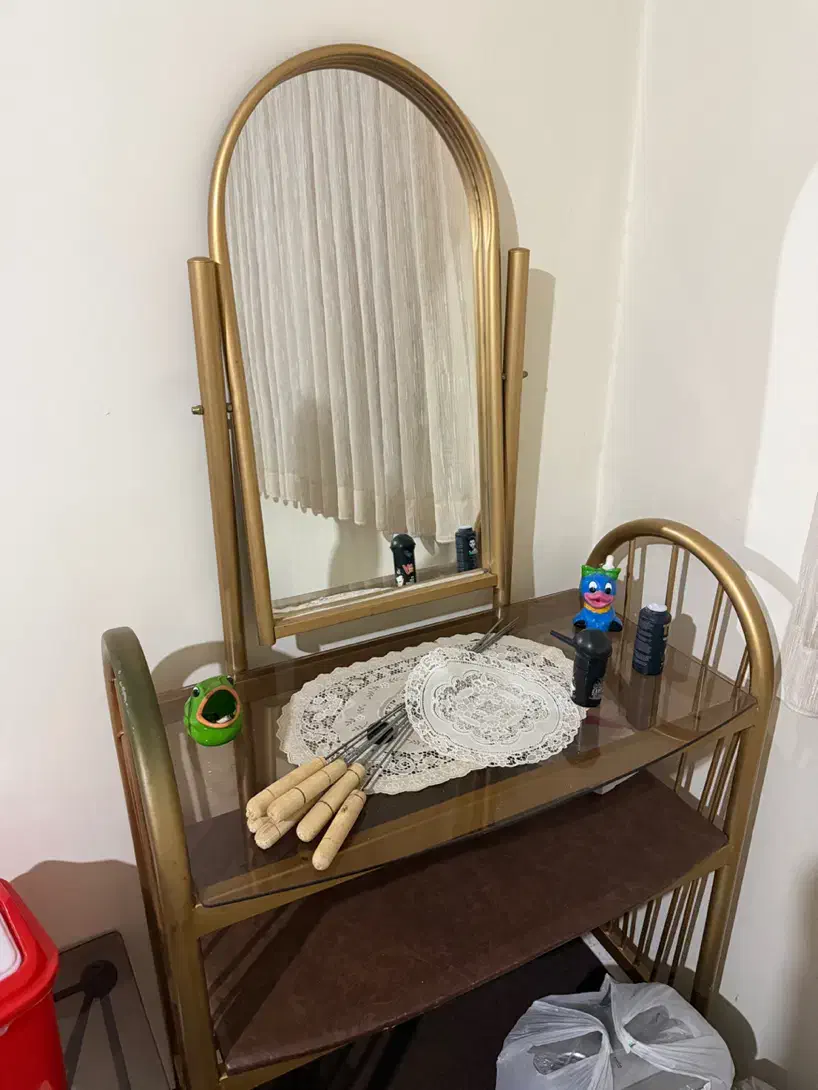 میز آرایش فلزی|مبلمان خانگی و میز عسلی|ارومیه, |دیوار