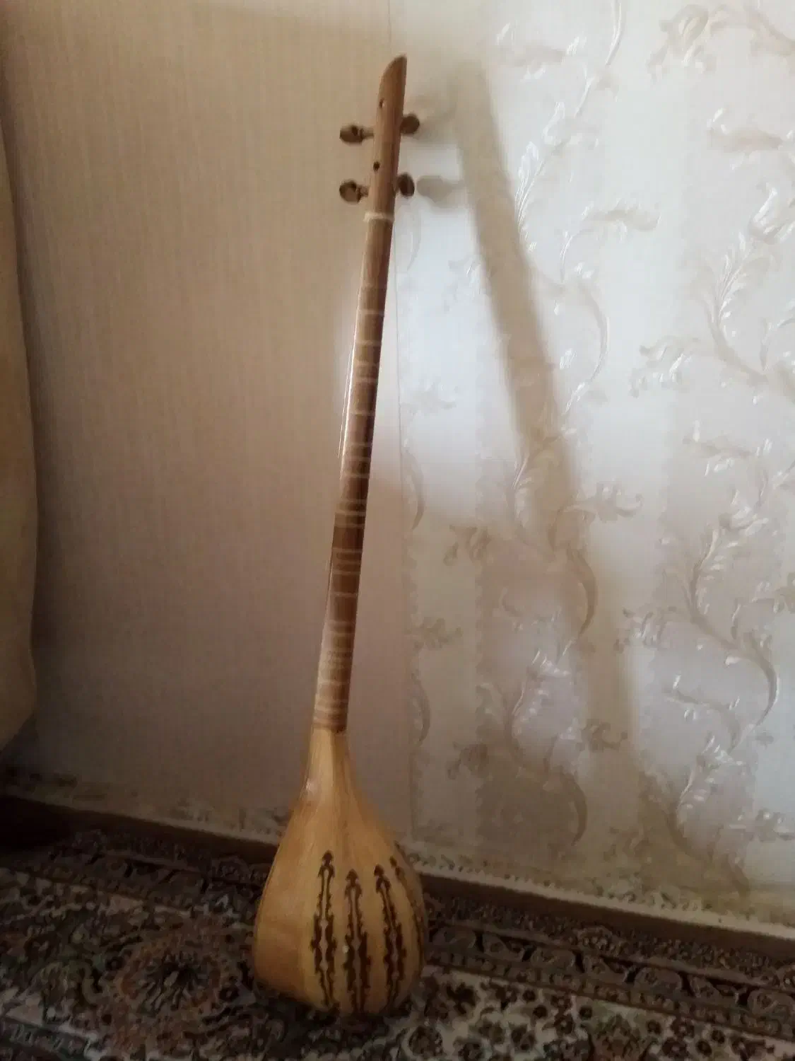 سه تار|سازهای سنتی|اصفهان, بهارستان|دیوار