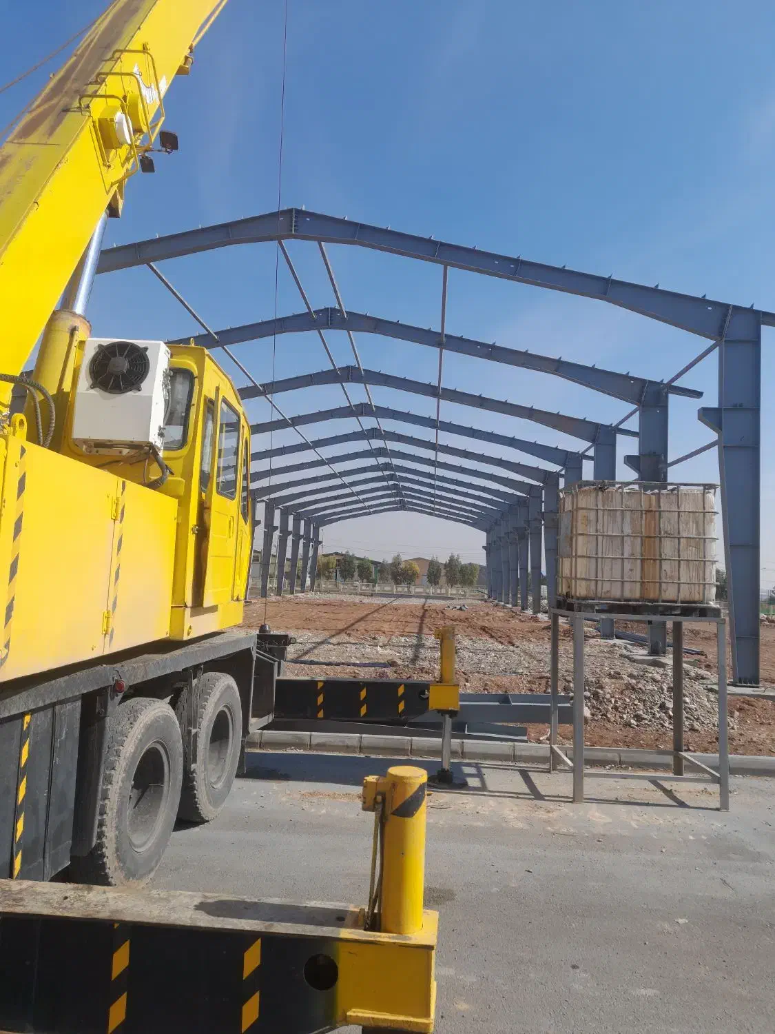 سوله سازی صنعتی با اجرای فونداسیون|خدمات پیشه و مهارت|خمینیشهر, |دیوار