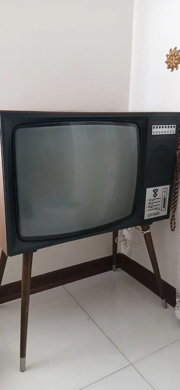 فروش تلوزیون قدیمی|کلکسیون اشیاء عتیقه|اصفهان, جاوان|دیوار