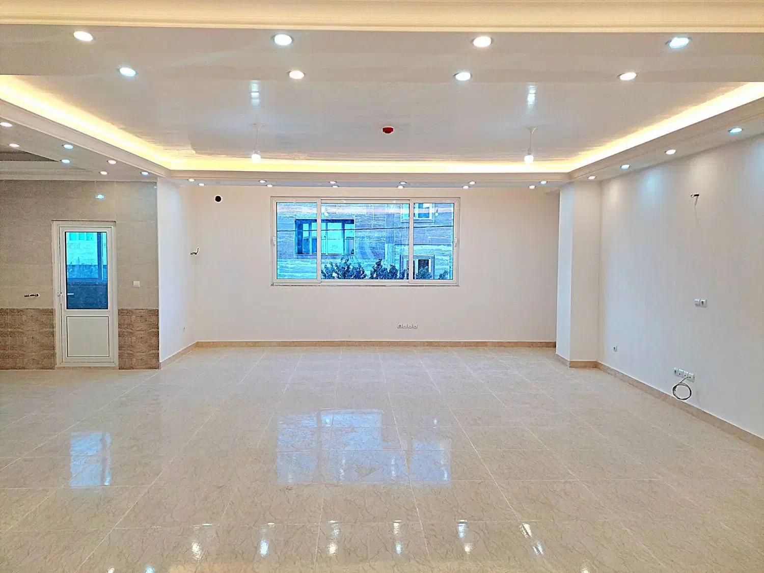 آپارتمان نوساز/ جنوبی / تک واحدی|فروش آپارتمان|میانه, |دیوار