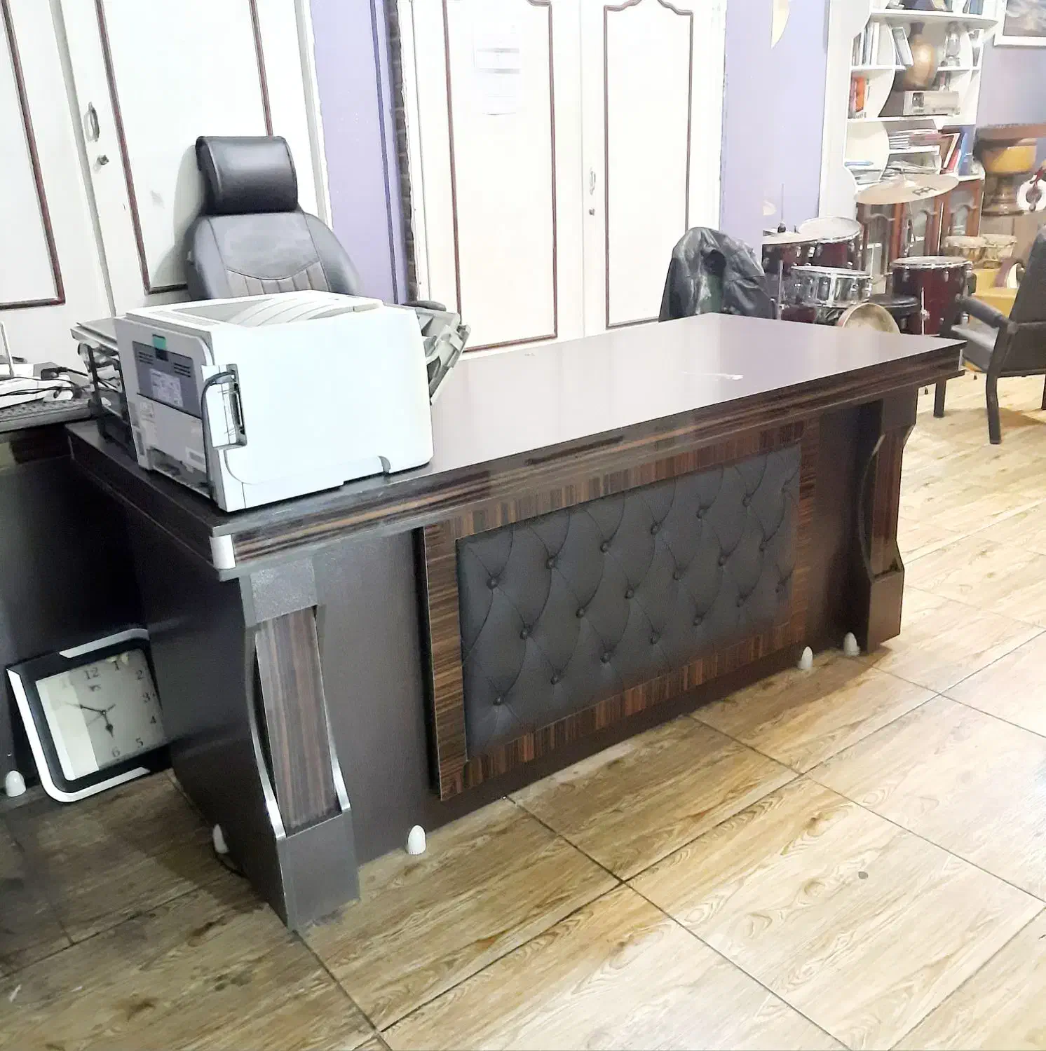 ست کاملِ میز و صندلی حرفهای|دفتر کار|رشت, گلسار|دیوار