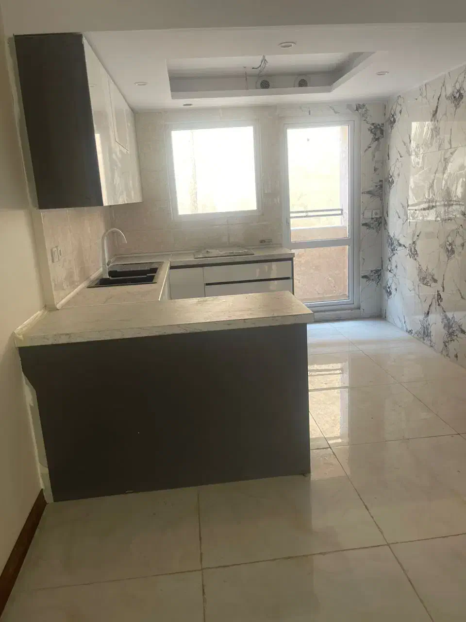 ۴طبقه ۷۲متری نوساز آذربایجان (آزادی)