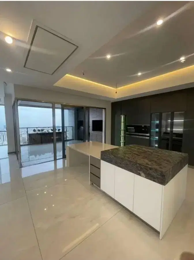 170متر تاپ لوکیشن وکیل آباد مدرس قابل تهاتر, مشهد