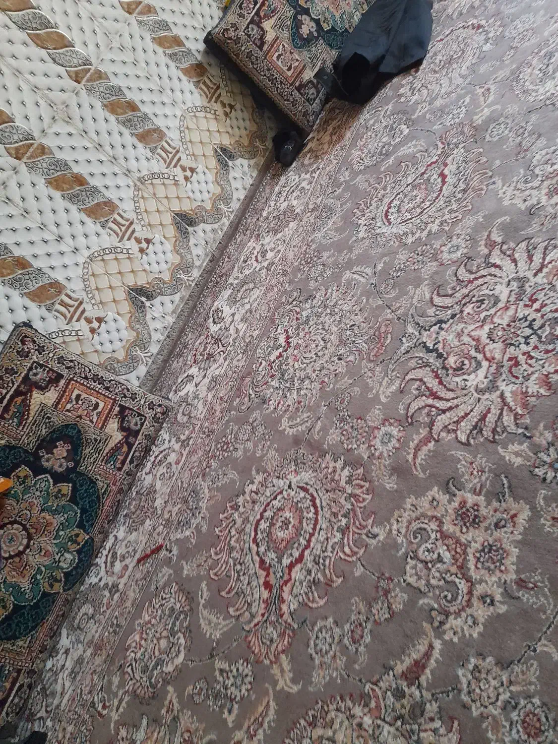 یک عدد فرش ۱۲متری به فروش میرسد|فرش|رضویه, |دیوار