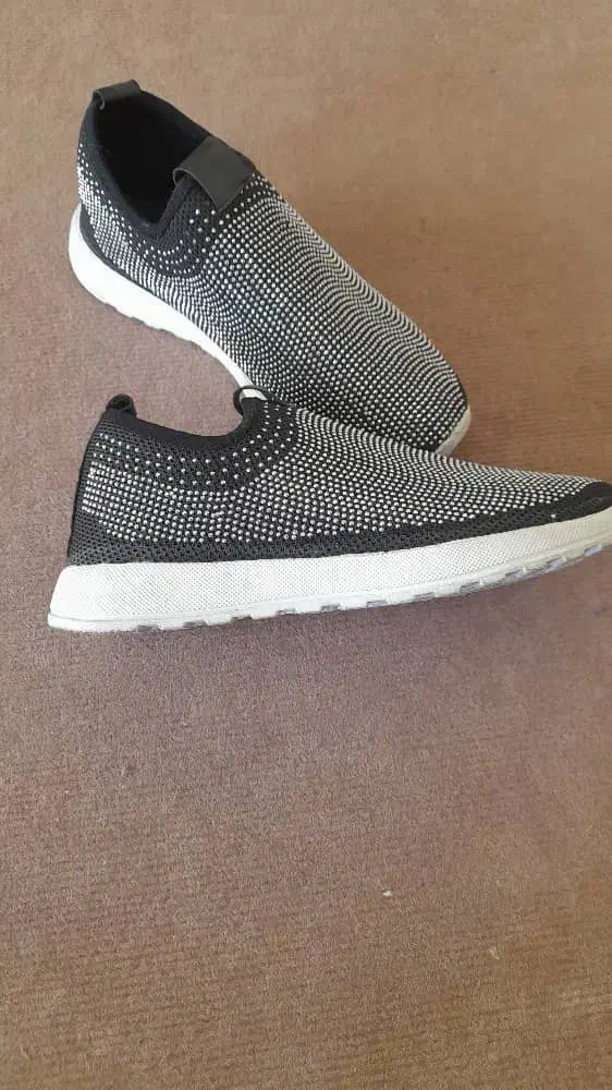 کفش کتانی نگین دار|کیف، کفش، کمربند|قم, هنرستان|دیوار