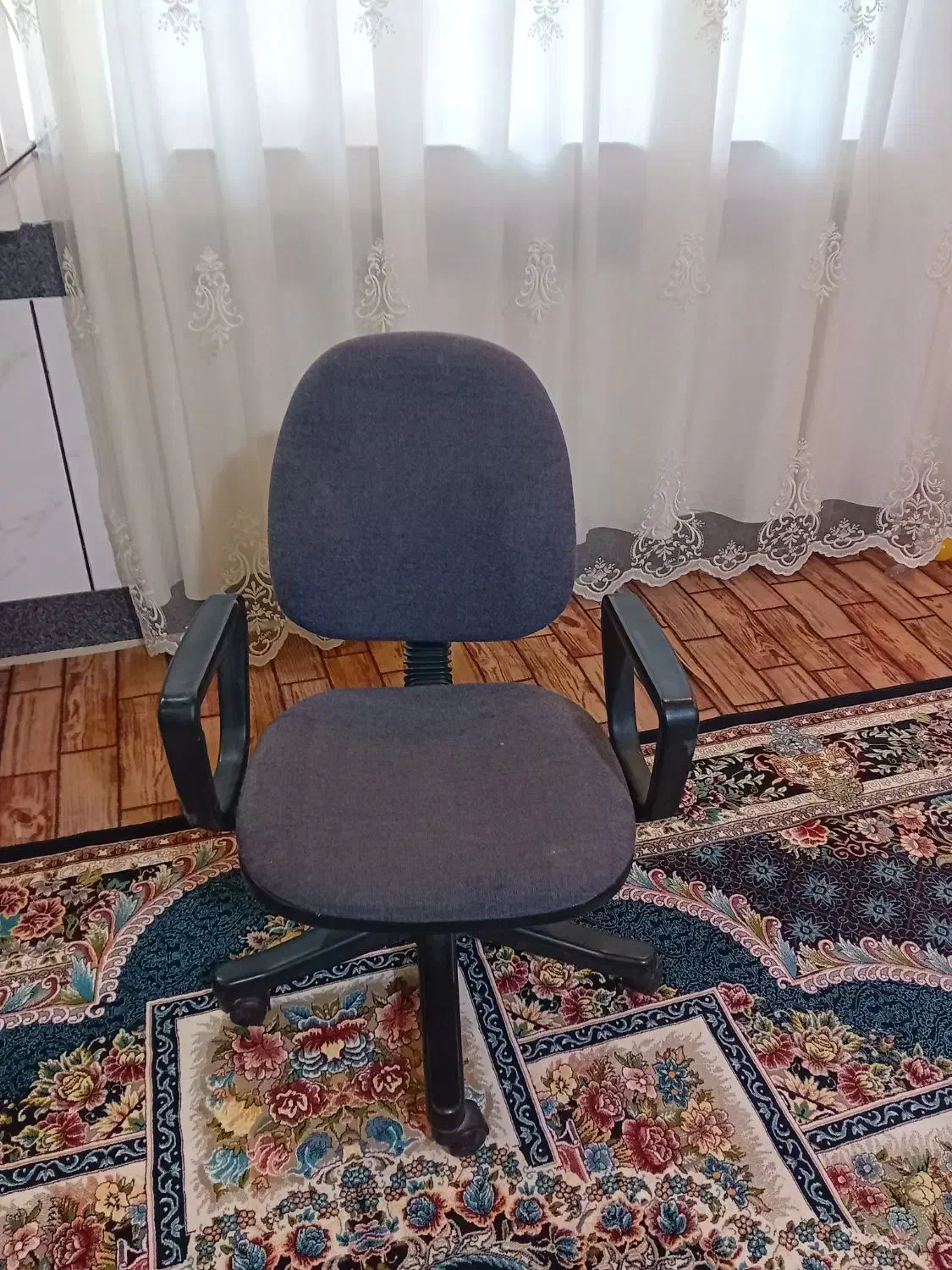 صندلی گردون چرخی|صندلی و نیمکت|میاندوآب, |دیوار