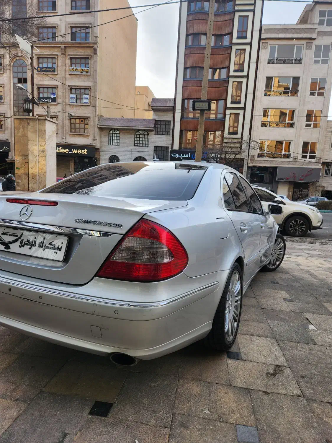 بنز E200 مدل ۲۰۱۰|خودرو سواری و وانت|تهران, درختی|دیوار