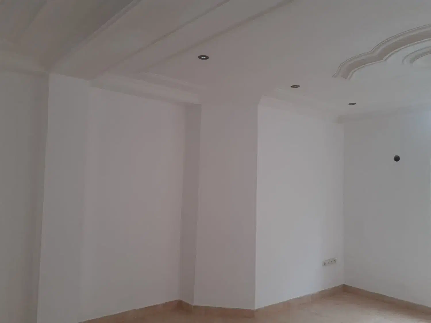 نقاشی ساختمان با قیمت مناسب پذیرفته میشود|خدمات پیشه و مهارت|نوشهر, |دیوار