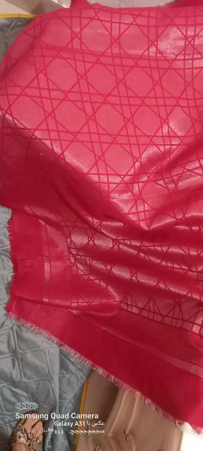 روسری مجلسی دیور. قرمز و روسری سبز|لباس|تهران, شهرک محلاتی|دیوار