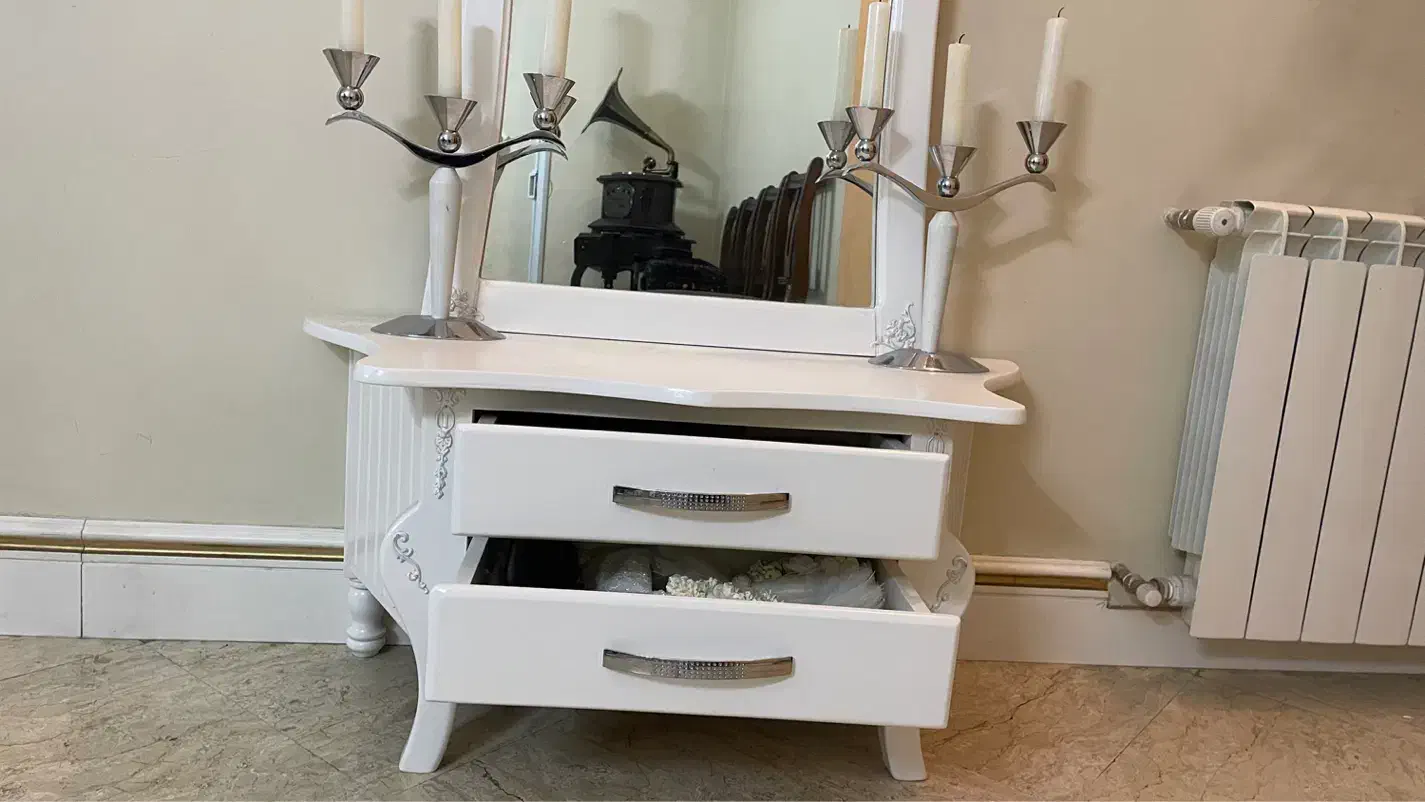 میز آینه و شمعدان سفید|مبلمان خانگی و میز عسلی|تهران, ایرانشهر|دیوار