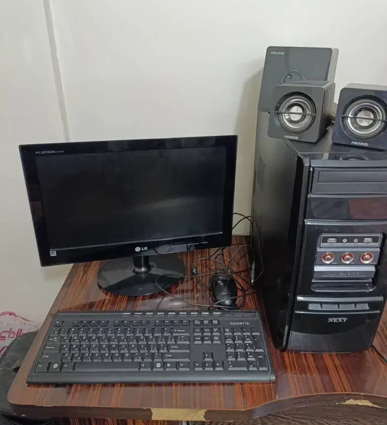 کامپیوتر|رایانه رومیزی|پردیس, فاز ۴|دیوار