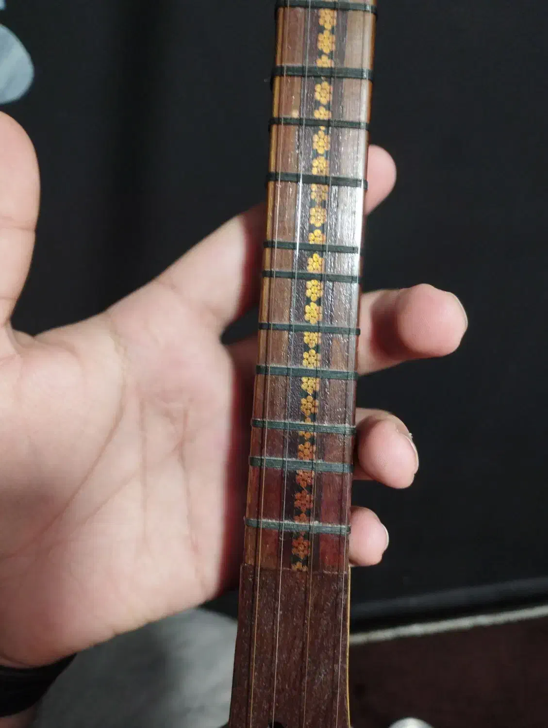 سه تار حیدری نو|سازهای سنتی|آبادان, |دیوار