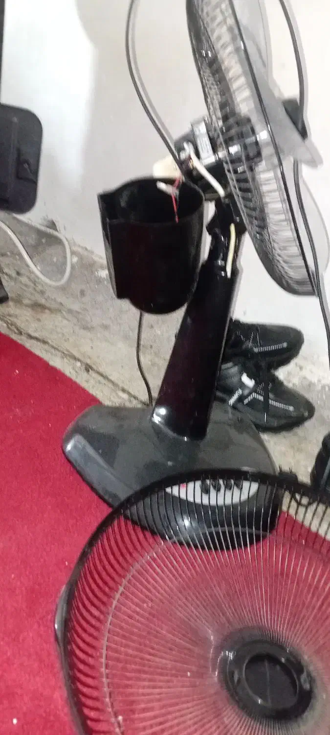 پنکه پارس خزر نیاز ب تعمیر|پنکه و تصفیهکنندهٔ هوا|رشت, منظریه|دیوار