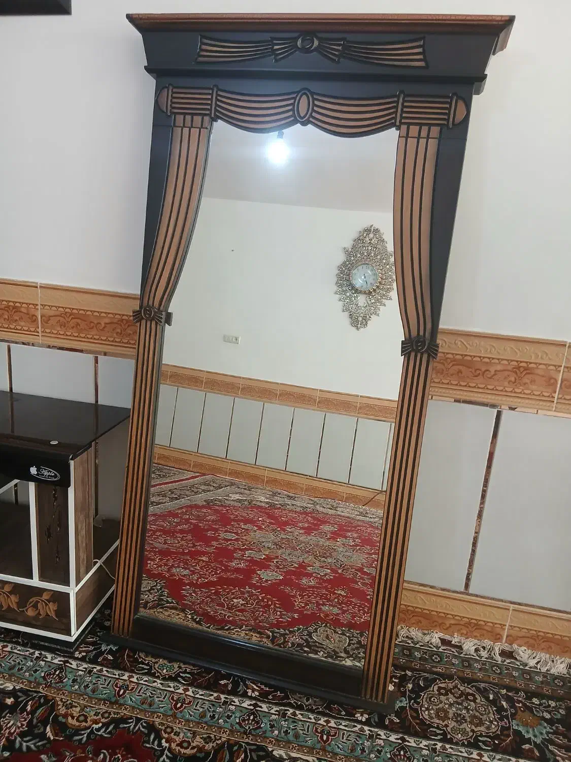 آینه قدی باقاب چوبی بسیار محکم ومیز تلوزیون|آینه|تاکستان, |دیوار