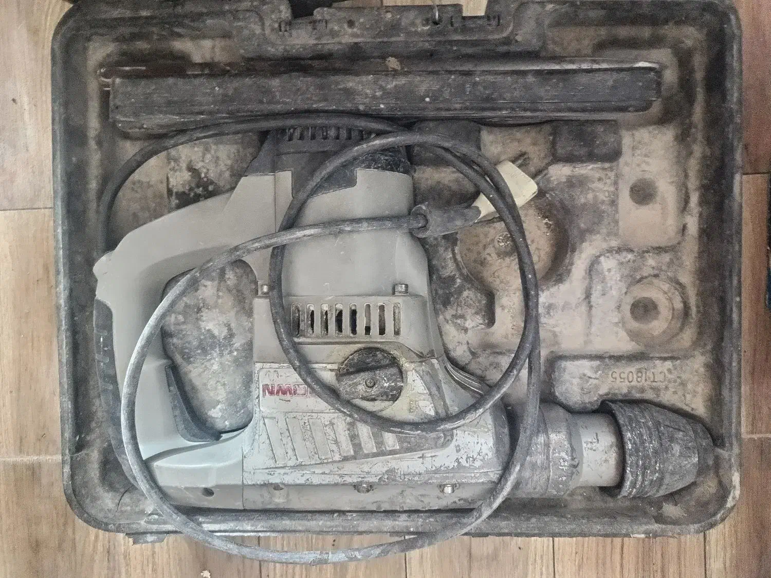 دیلیر و پیکور|ابزارآلات|تربت‌حیدریه, شهرک ولیعصر|دیوار