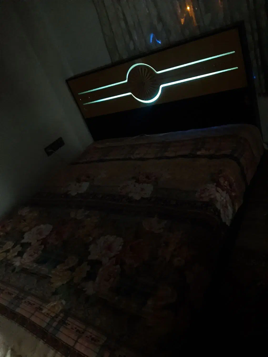 فروش تخت|تخت و سرویس خواب|رشت, هلال احمر|دیوار