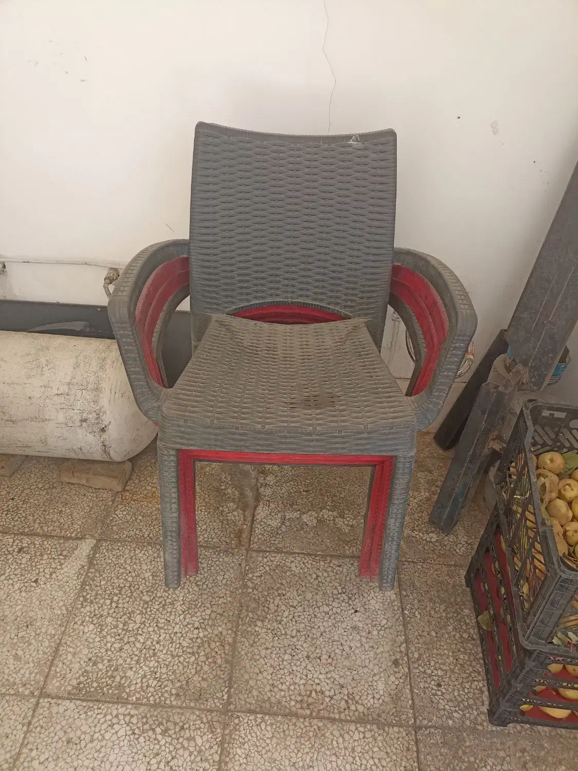 صندلی|صندلی و نیمکت|مشهد, کارمندان دوم|دیوار