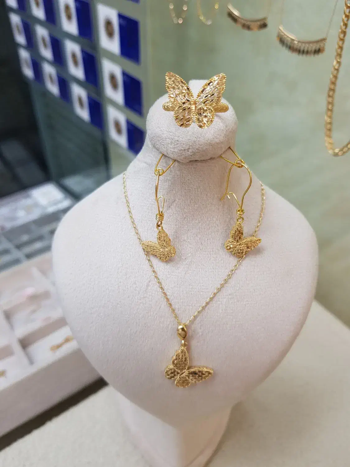 نیم ست پروانه|جواهرات|کاشان, بازار کاشان|دیوار