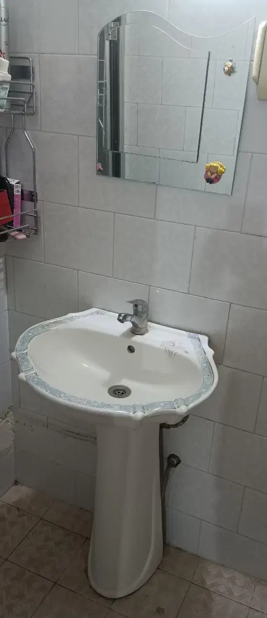 روشویی و آینه|لوازم سرویس بهداشتی|زرقان, |دیوار