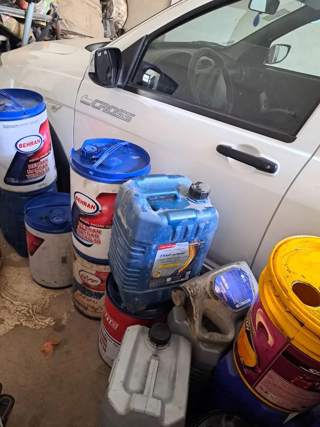 چند عدد پیت جای روغن|ظروف نگهدارنده، پلاستیکی، یک‌بارمصرف|کرمانشاه, |دیوار