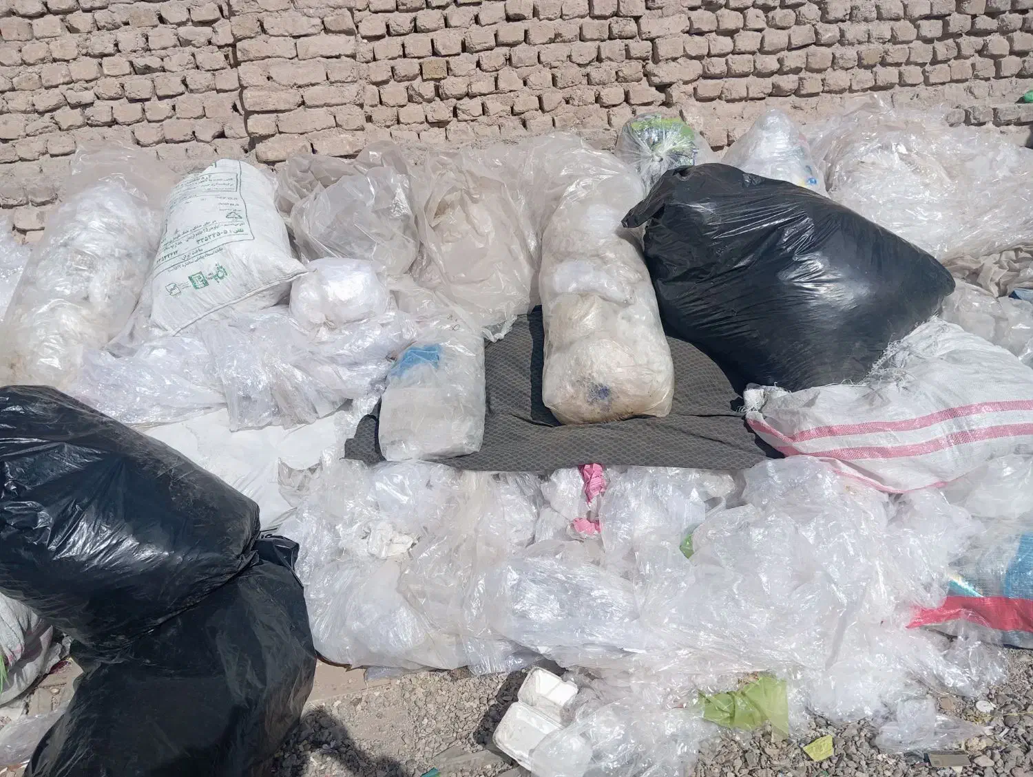 خرید انواع ضایعات کارتن کاغذ و...|خدمات پیشه و مهارت|مشهد, ایثارگران|دیوار