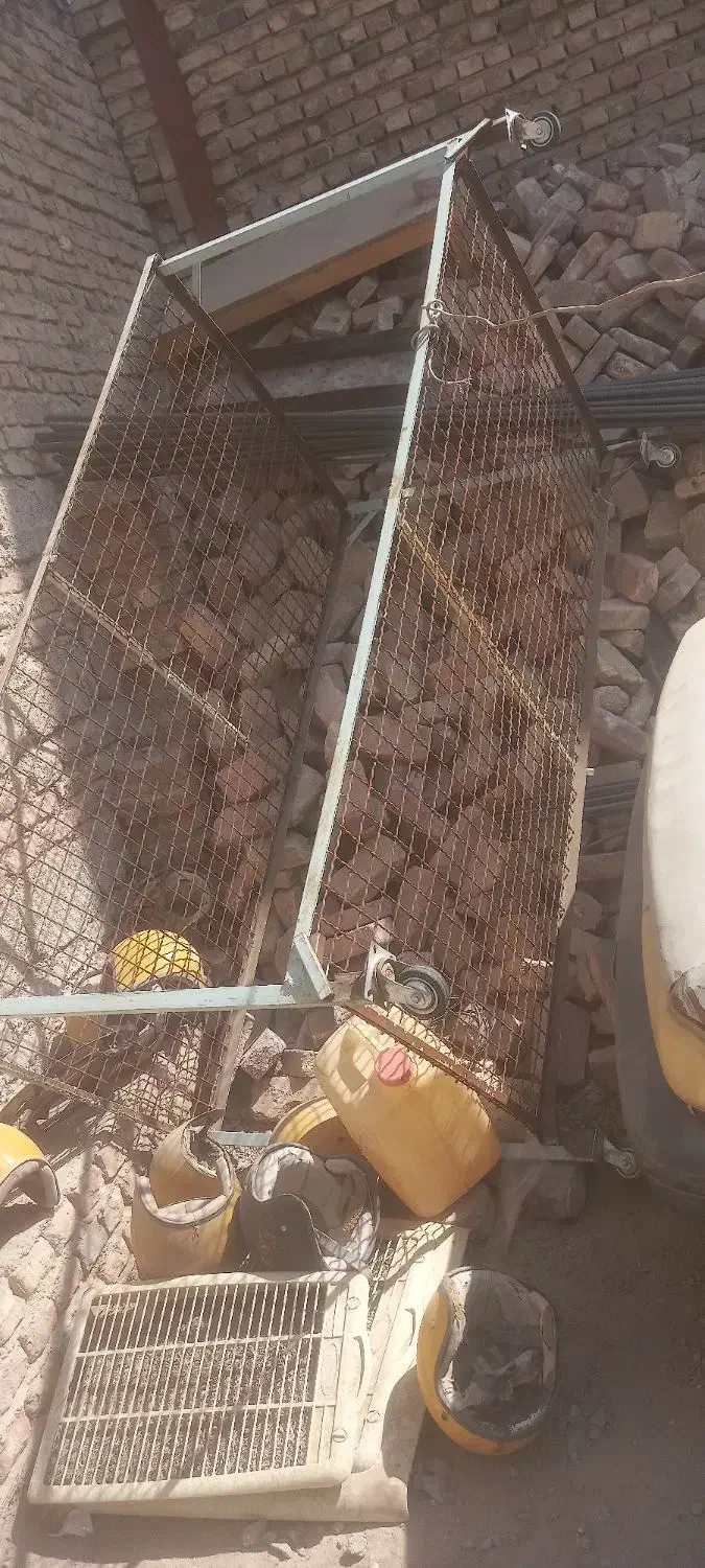 چهار پایه فلزی|فروشگاه و مغازه|زاهدان, |دیوار