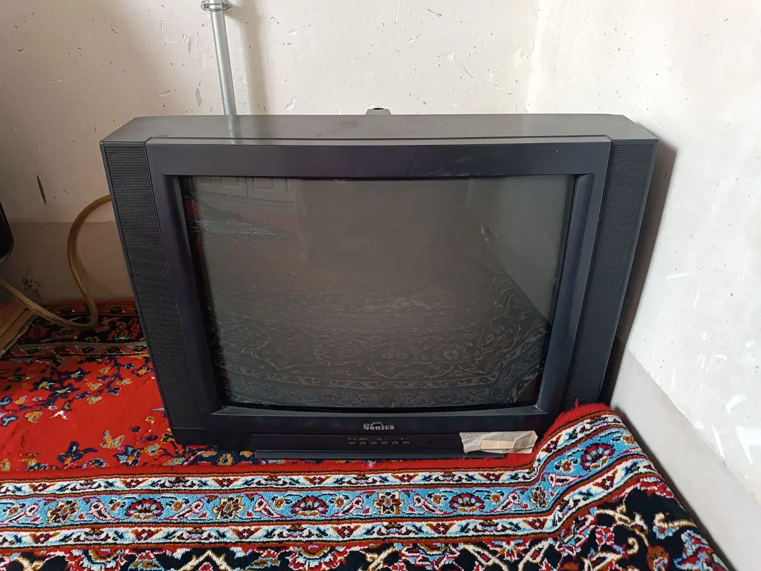 جوانرود|تلویزیون و پروژکتور|جوانرود, |دیوار