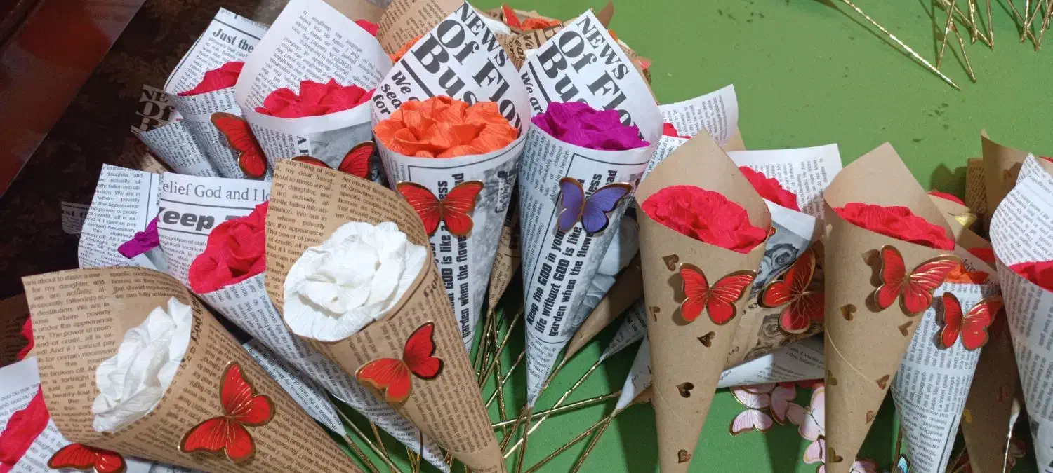 گل رز کاغذی شاخه ای( هدیه روز مرد )|گل مصنوعی|ری, دولتآباد|دیوار