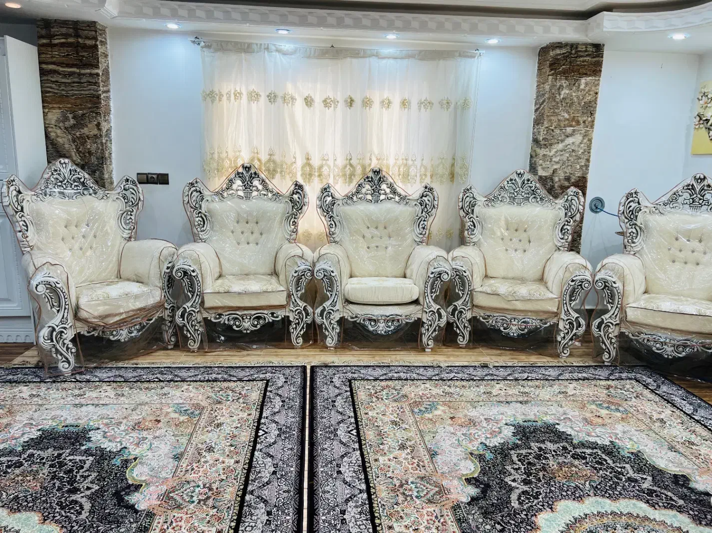 مبل ۹ نفره سلطنتی|مبلمان خانگی و میز عسلی|بندر گناوه, |دیوار