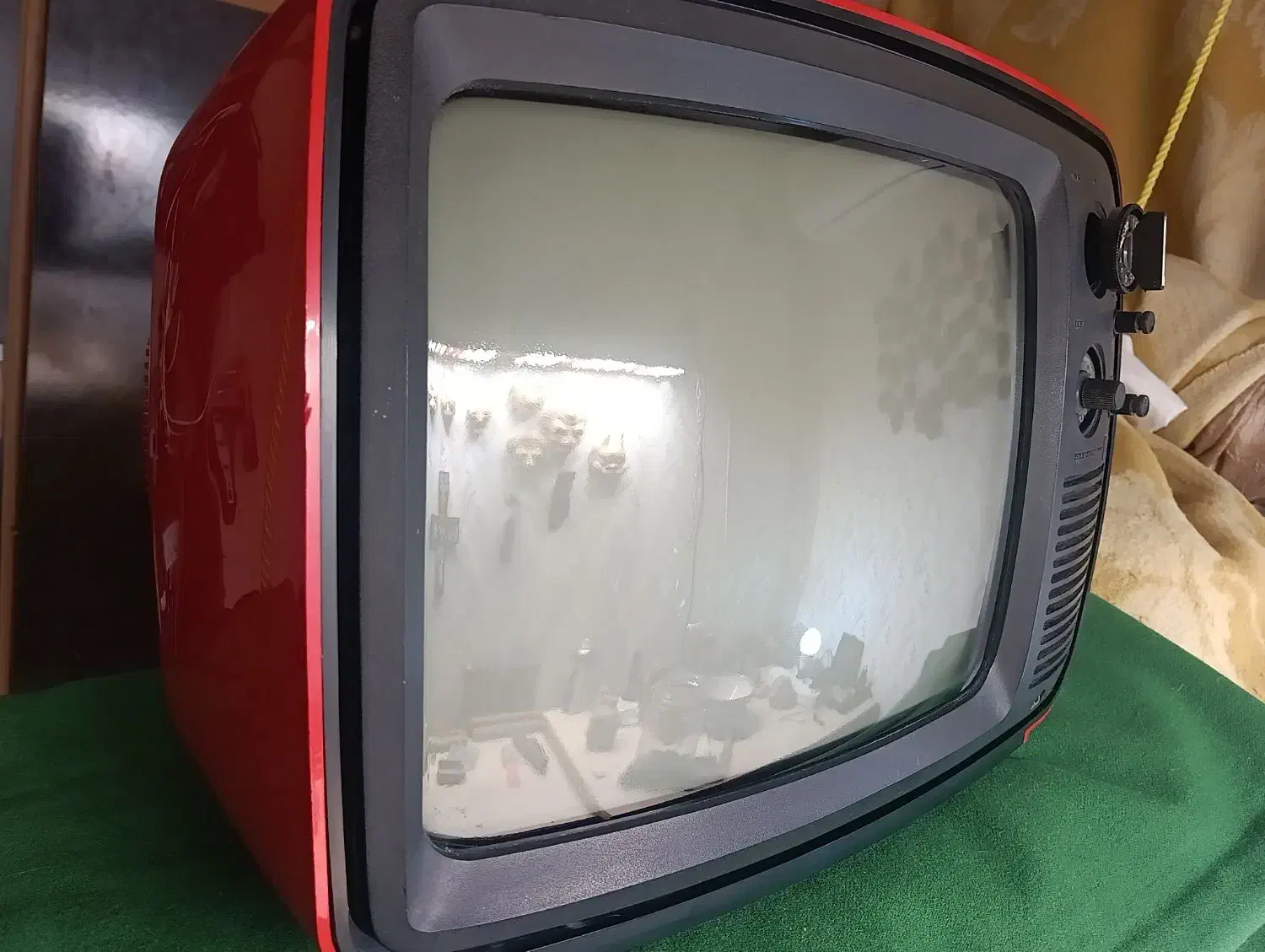 تلویزیون پارس ۱۴اینچ|تلویزیون و پروژکتور|آستانه اشرفیه, |دیوار