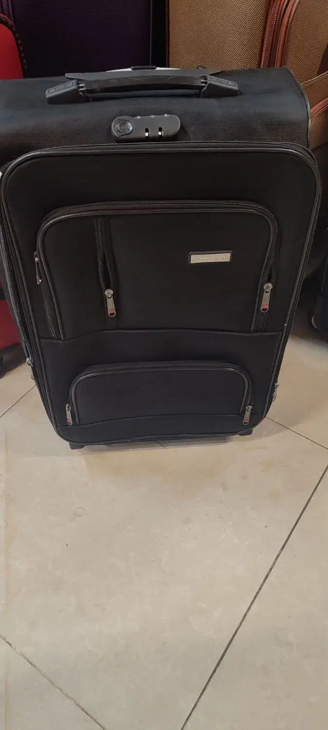 ساک مسافرتی|کیف، کفش، کمربند|همدان, |دیوار