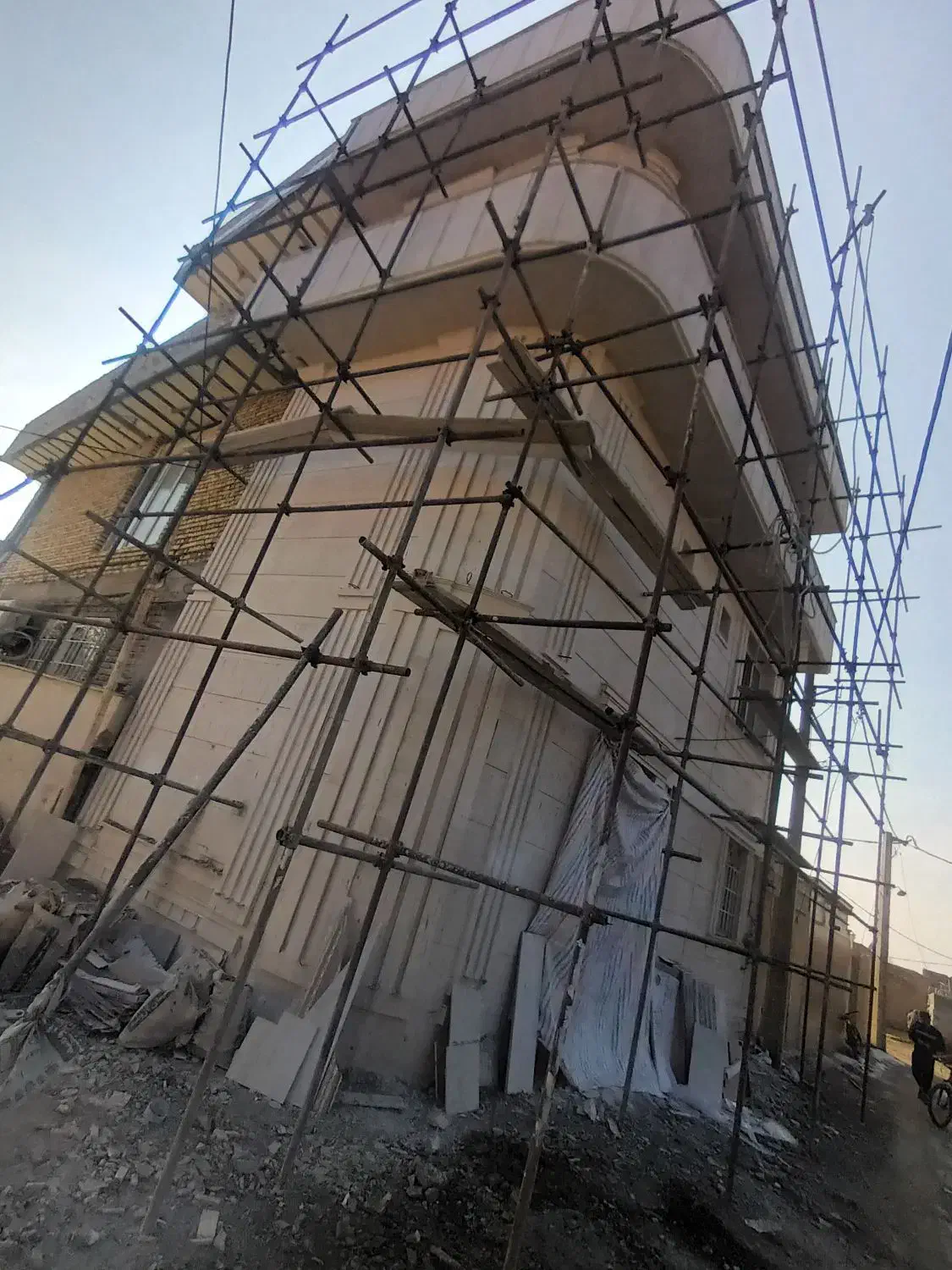 کاشی کاری نما راه پله|خدمات پیشه و مهارت|ارومیه, |دیوار