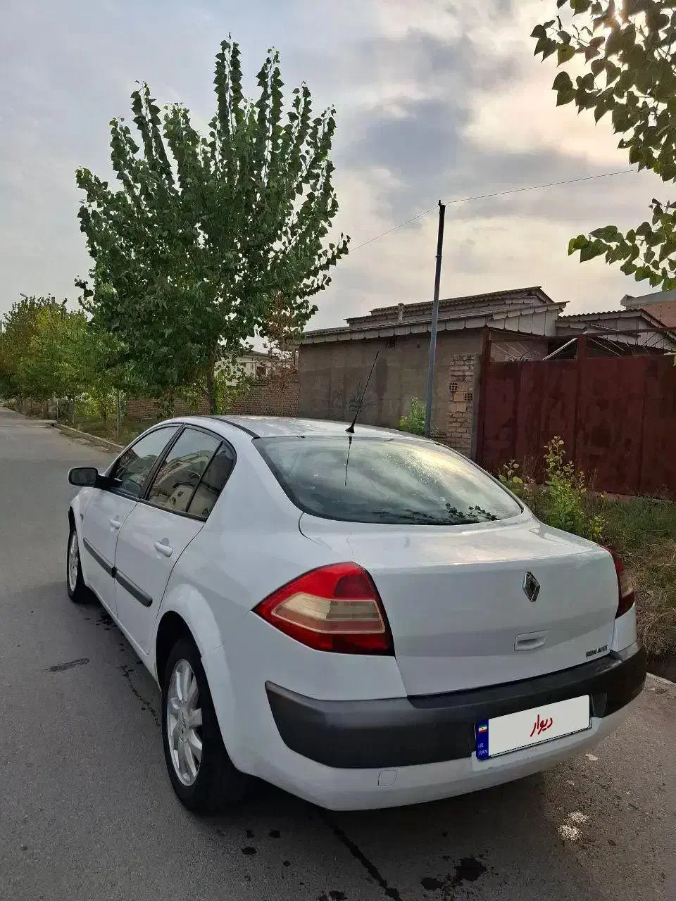 مگان ۲۰۰۰ اتومات|خودرو سواری و وانت|آق قلا, |دیوار