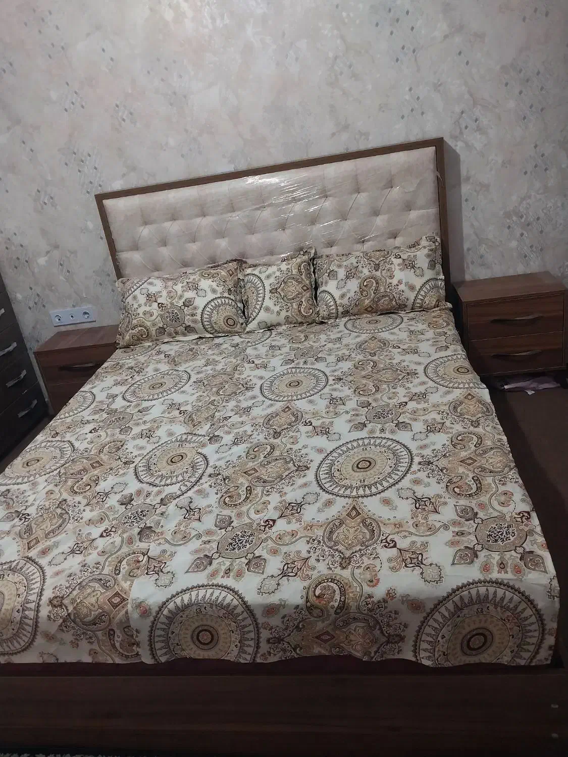 تخت دونفره نونونو|تخت و سرویس خواب|ملایر, |دیوار