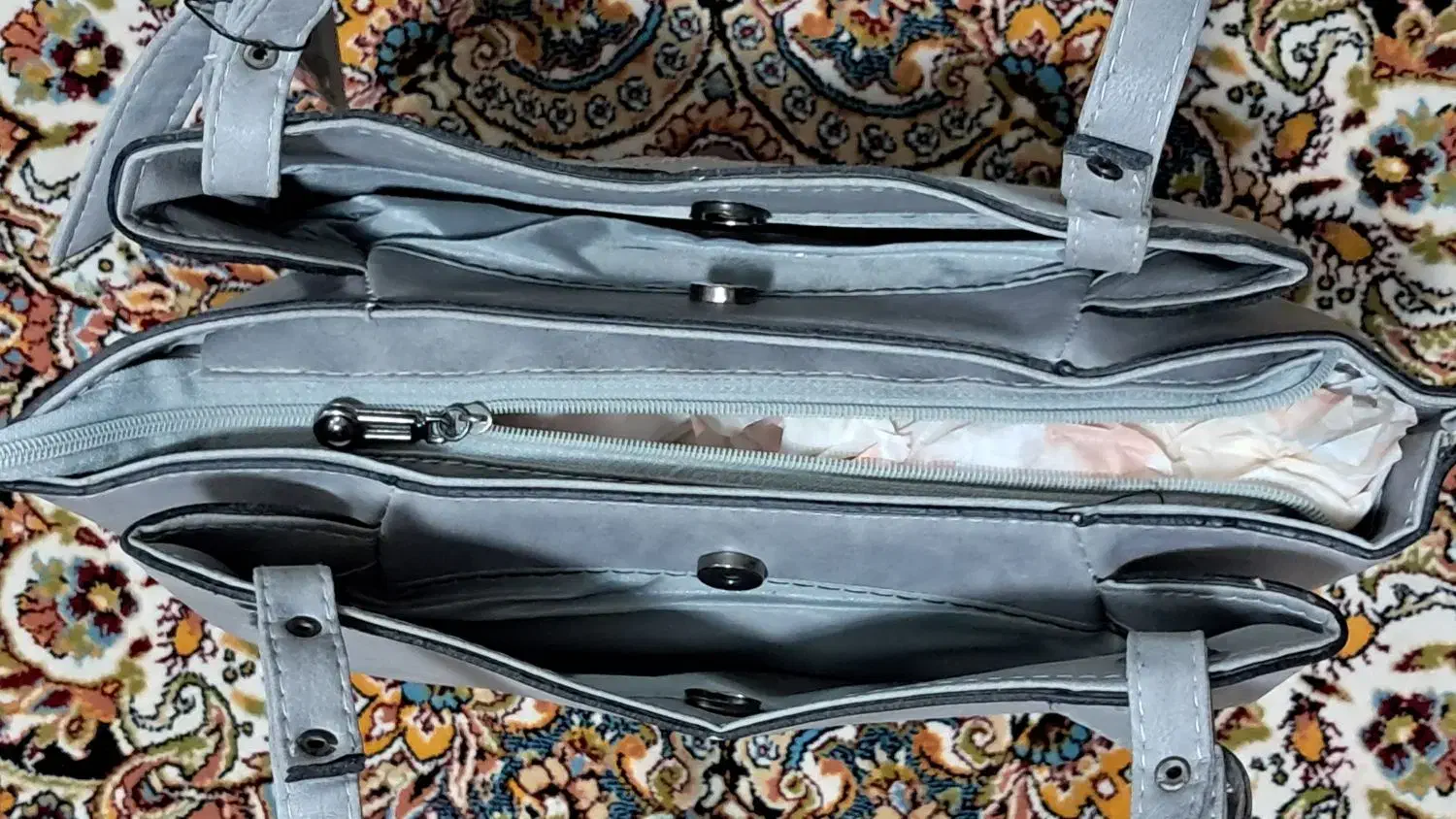 کیف زنانه|کیف، کفش، کمربند|اندیشه, اندیشه فاز ۵|دیوار