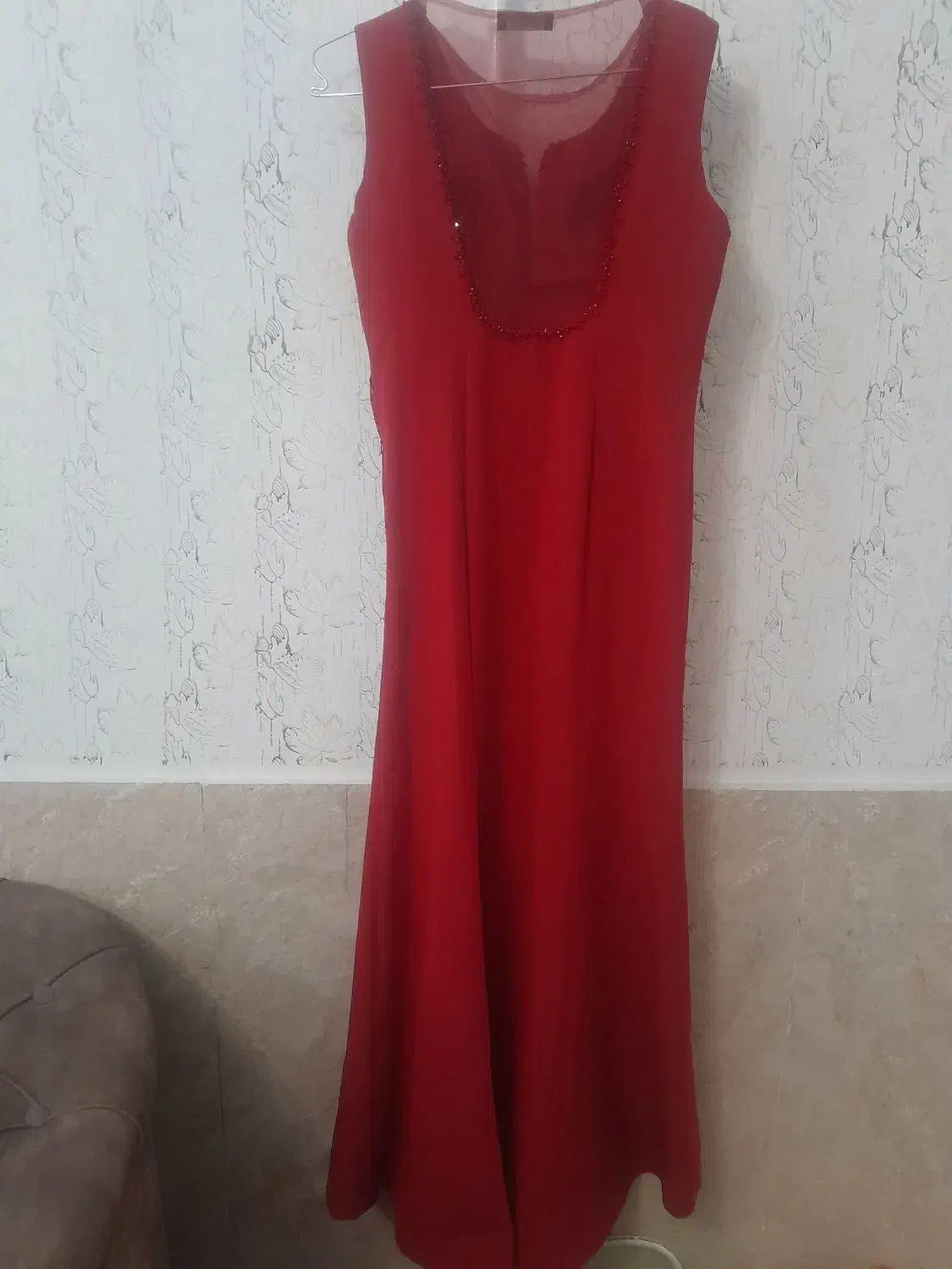 لباس مجلسی|لباس|لوشان, |دیوار