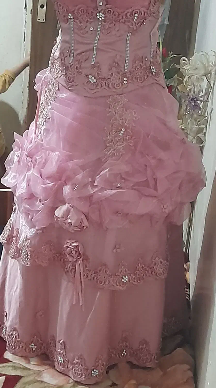 تور عروس لباس مجلسی و تعدادی لباس|لباس|ملایر, |دیوار