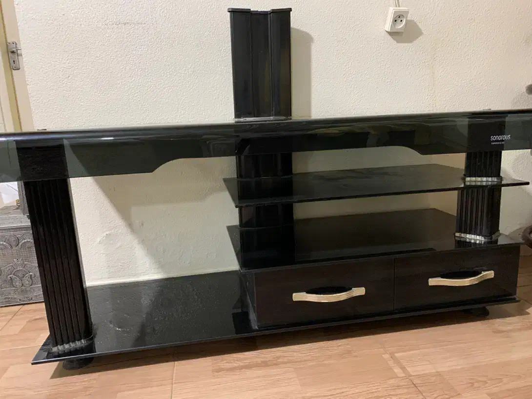 زیر تلویزیونی|میز تلویزیون|شاهین‌شهر, طالقانی|دیوار