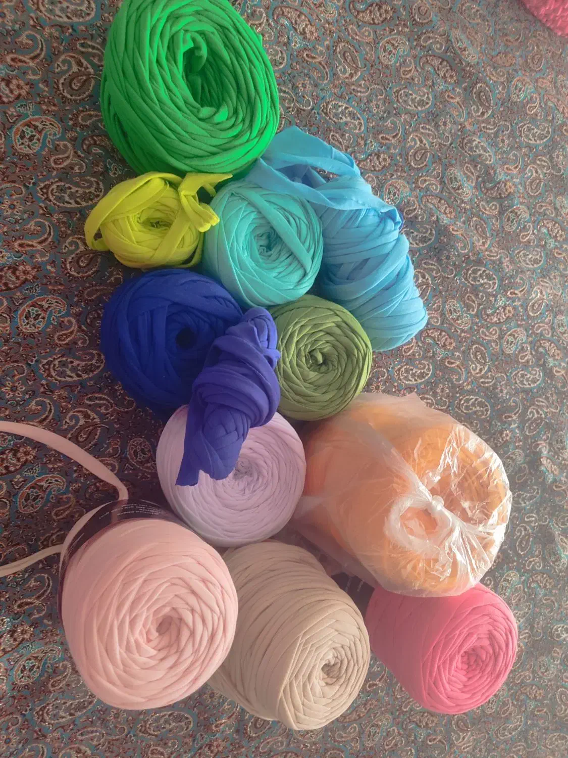 نخ تریکوبافی|لوازم خیاطی و بافتنی|میبد, |دیوار