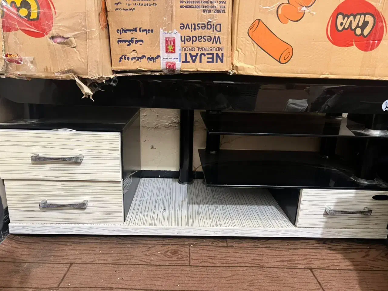 وسایل خانه به فروش میرسد|میز تلویزیون|چابهار, |دیوار