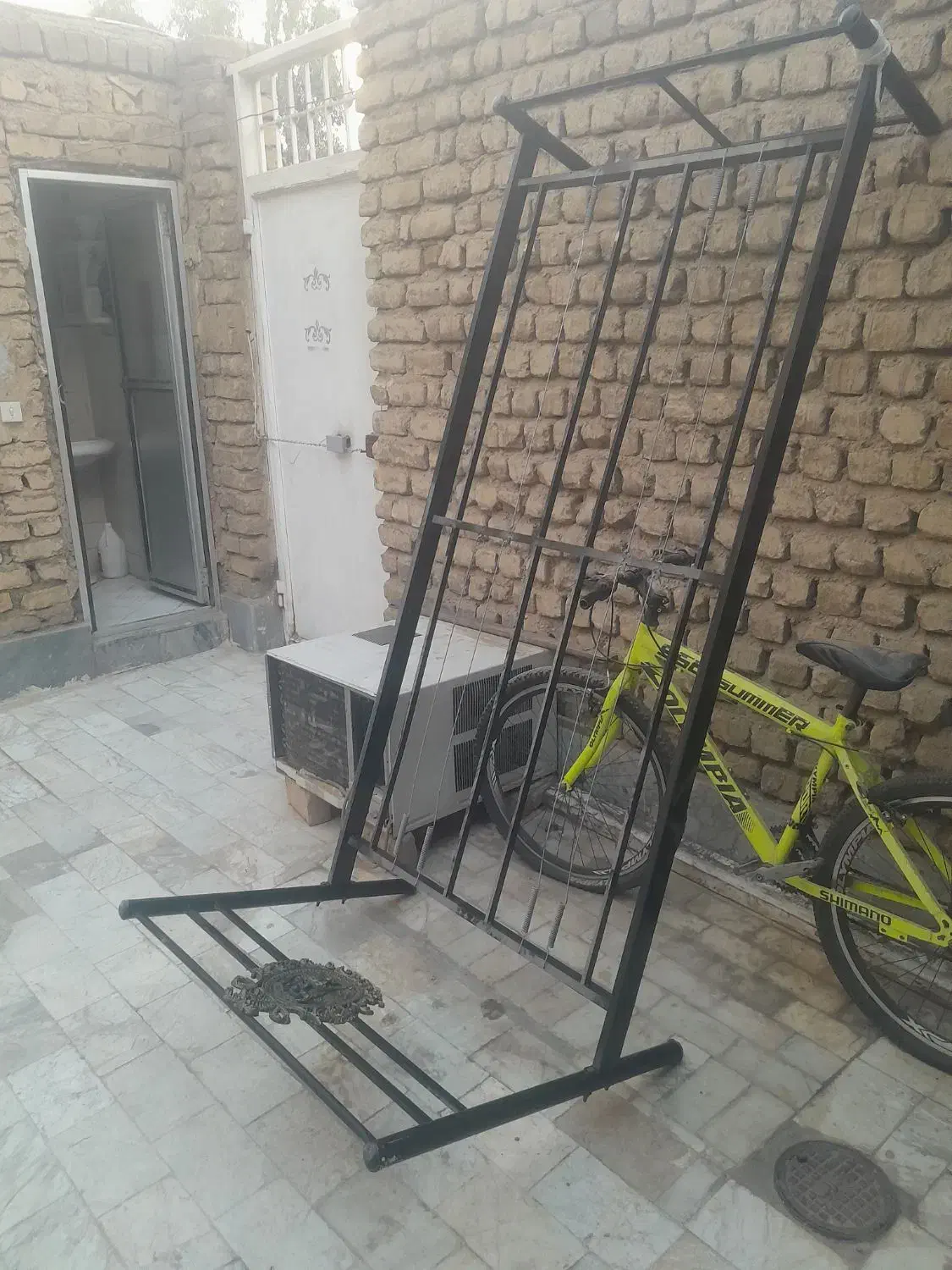 تختخواب یه نفری فلزی سالم|تخت و سرویس خواب|قم, چهل درخت‎|دیوار