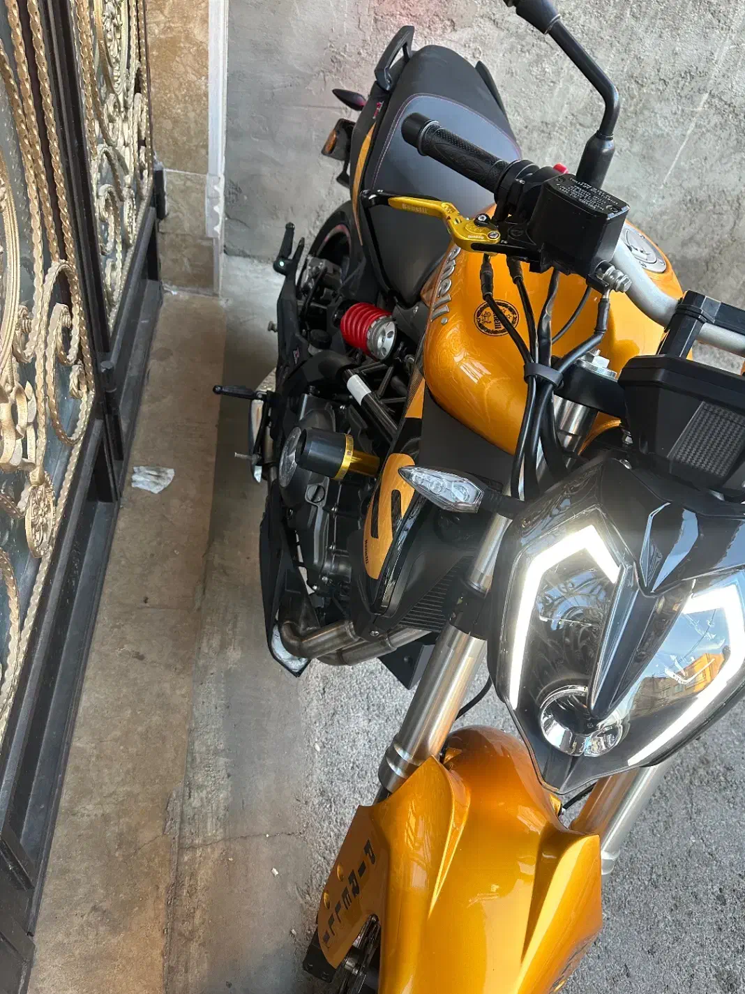 بنلی جفت مدل1401|موتورسیکلت|قم, امامزاده ابراهیم|دیوار